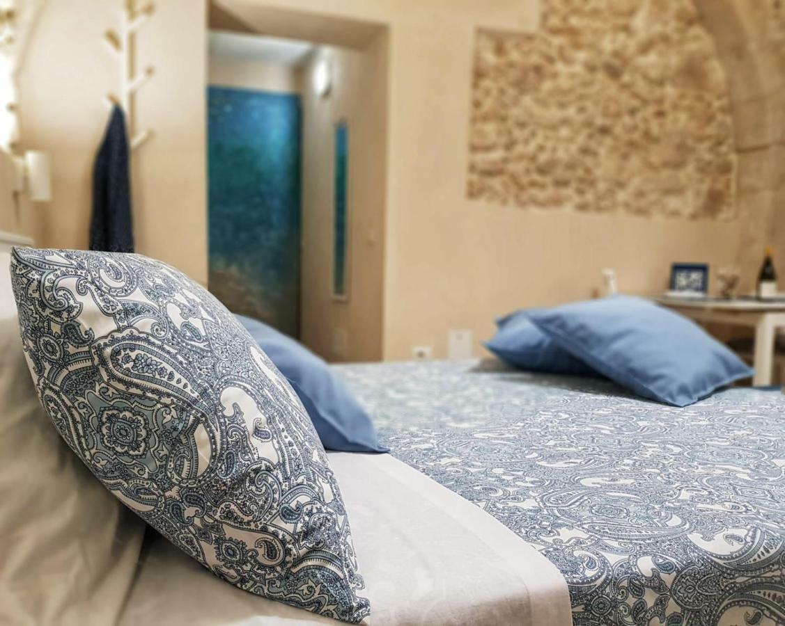 Essentia Rooms- Ortigia Holidays Сиракузы Экстерьер фото