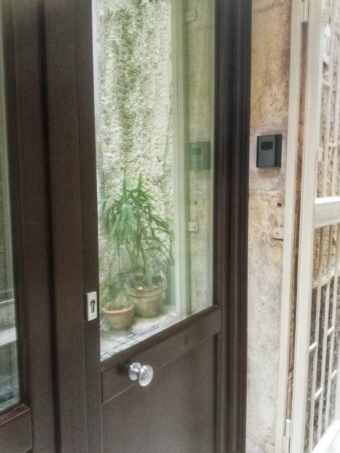 Essentia Rooms- Ortigia Holidays Сиракузы Экстерьер фото