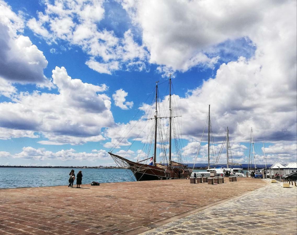 Essentia Rooms- Ortigia Holidays Сиракузы Экстерьер фото