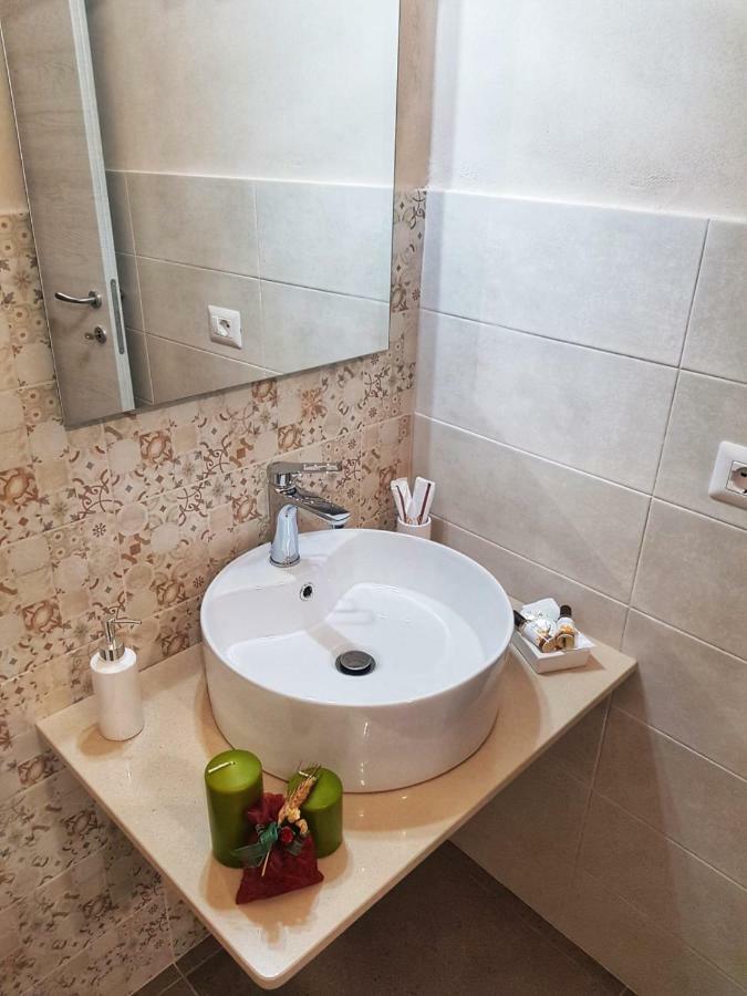 Essentia Rooms- Ortigia Holidays Сиракузы Экстерьер фото