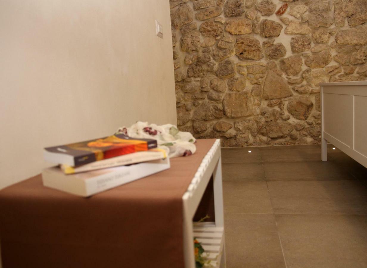 Essentia Rooms- Ortigia Holidays Сиракузы Экстерьер фото