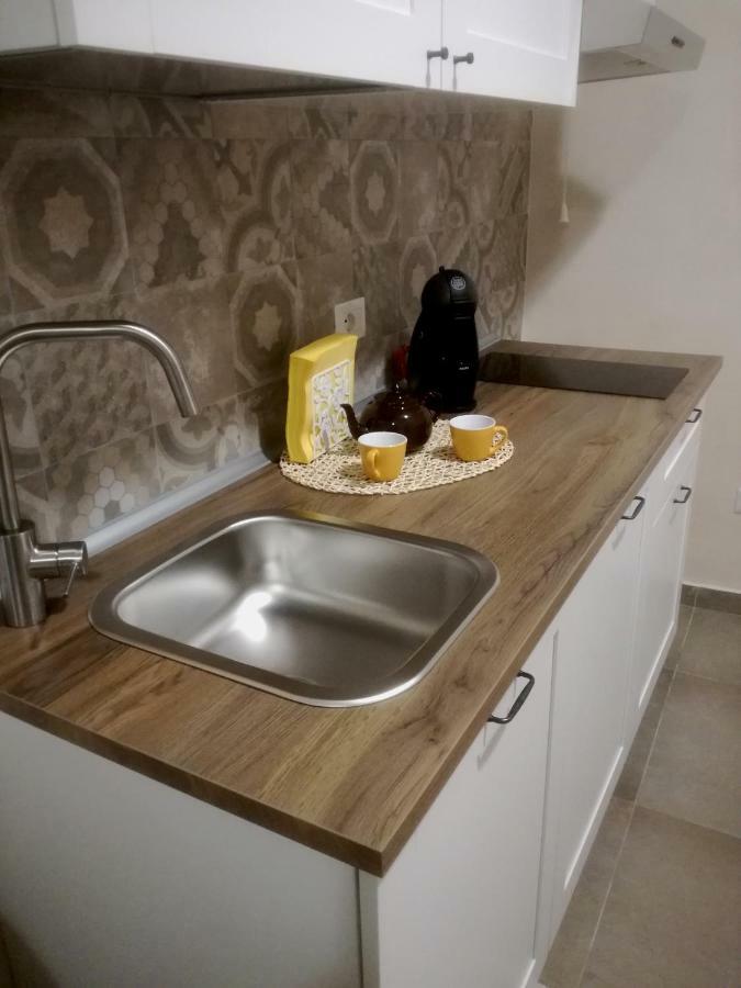 Essentia Rooms- Ortigia Holidays Сиракузы Экстерьер фото