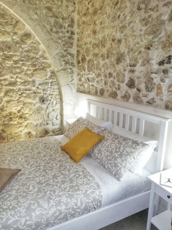 Essentia Rooms- Ortigia Holidays Сиракузы Экстерьер фото